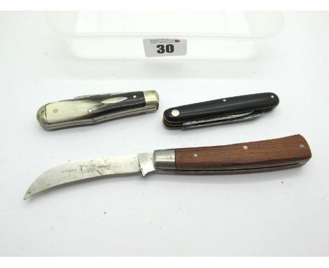 Joseph Rodgers, two blade, polished horn, brass linings, 8cm; Sheffield Made, unnamed two blade, polished scales, n/s bolster