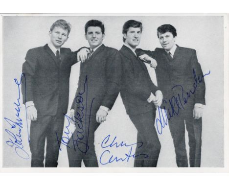 The Searchers Fully Signed Vintage Photo By John Mcnally, Tony Jackson (1938-2003), Mike Pender and Chris Curtis (1941-2005).