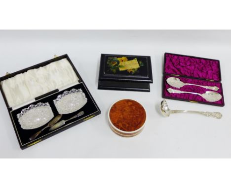 Mixed lot to include Epns jam spoons, butter dishes, small sauce ladle, lacquered Happy New Year box etc., (a lot) 