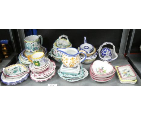 Large quantity of Italian pottery to include Deruta and others, including jugs, bowls, trinket dishes etc., (a large lot) 