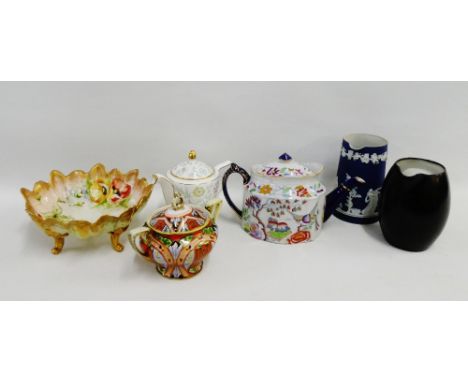 Mixed lot of 19th and 20th century pottery to include a teapot, jug, sucrier, and style porcelain floral patterned dish, (6)