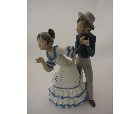 LLADRO NAO COUPLE DANCING 28CM