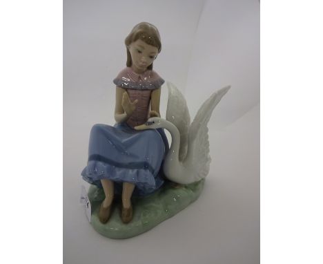 LLADRO NAO FIGURE GIRL WITH SWAN 19CM