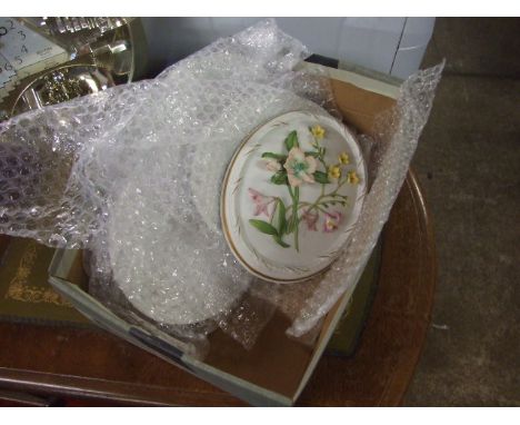 CLOCK &amp; WALL PLAQUES