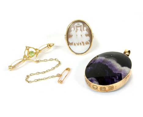 A 9ct gold Blue John fluorite pendant, with two pieces of Blue John fluorite spectacle set to fixed bale, Sheffield 1993, 49 