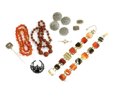 A collection of Victorian jewellery, to include a gold cinquefoil brooch with vacant central collet and four split pearls, wi