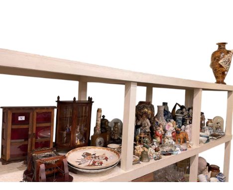 Good collection of Oriental ceramics including Satsuma ware including 1000 face vase, figurines, Cantonese bowl, blue and whi