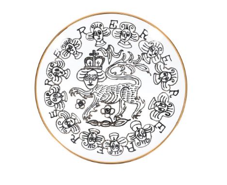 λ SIR GRAYSON PERRY (B. 1960), LION QUEEN, A FINE BONE CHINA PLATE WITH GOLD LUSTRE2022 Decorated with central motif with Que