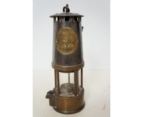 Type SL minors lamp