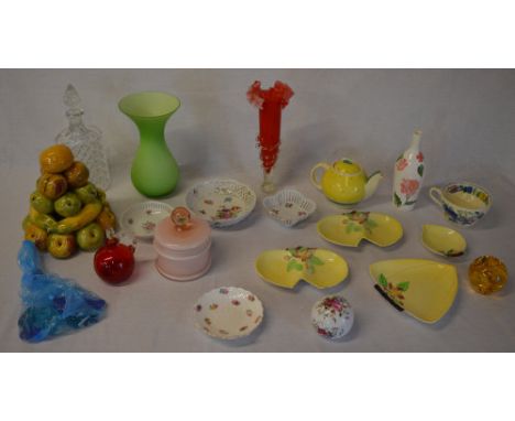 Various ceramics and glassware including Carltonware and a Suzie Cooper teapot (with some internal damage)