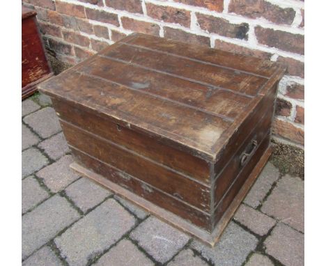 Wooden blanket box / trunk