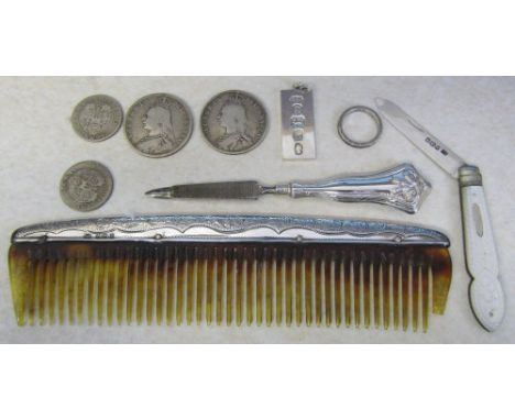 Selection of silver inc fruit knife with mother of pearl handle Sheffield 1908, ingot Sheffield 1970 (weight 0.50 ozt), comb 