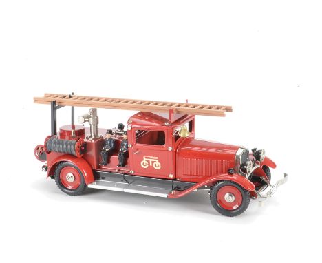 Modern  Märklin Tinplate  Fire Engine 19034, in red with ladder, four firemen, clockwork drive and electric lights, in origin