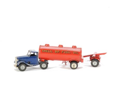 Tri-ang Minic Clockwork Tinplate 31M Articulated Shell BP Tanker, with blue standard type cab and red tanker with Shell BP FU