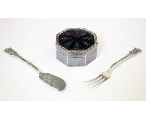 Early 20th century silver and tortoise shell octagonal box, the lid with floral swag decoration, 8cm wide, together with a Co