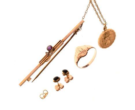 Assorted 9ct gold and yellow metal jewellery, comprising a 9ct gold signet ring, 9ct gold St Christopher pendant with yellow 