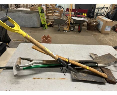 Quantity of garden hand tools, shovels, spade, axe etc
