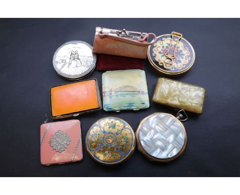 Assorted vintage compacts to include enamelled, silver plated, Art Deco enamelled cigarette case with orange, blue and black 