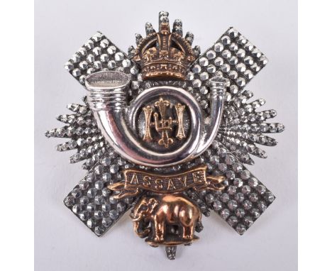 1914 Hallmarked Silver Highland Light Infantry Officers Cap Badge, fine two piece silver and gilt example. Reverse with hallm