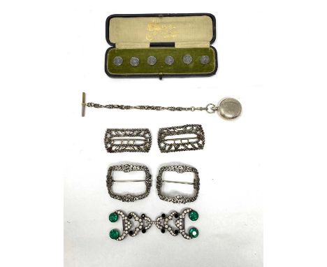 A GROUP OF SILVER SMALLWORK comprising: a cased set of six Edwardian small buttons, each stamped with an Art Nouveau bust of 