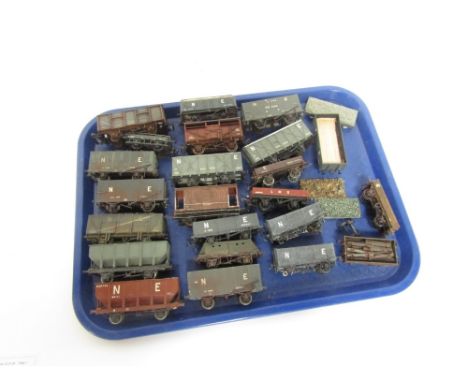 Kit built OO gauge rolling stock, to include brake vans, 26 tonne hopper wagons, North Eastern Bulk Grain vans, cattle wagons