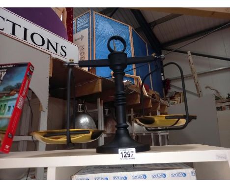 A set of kitchen scales 