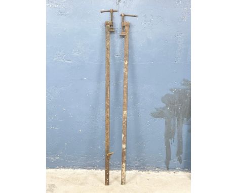 2 large vintage clamps. 196cm 