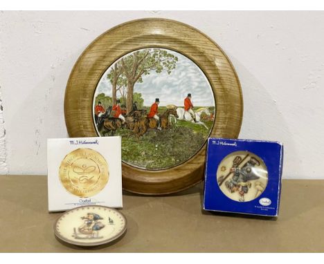 A hunting wall plaque and 2 miniature Goebel plates. 
