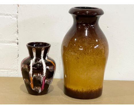 2 vintage German vases. Largest (West German) vase measures 21.5cm 