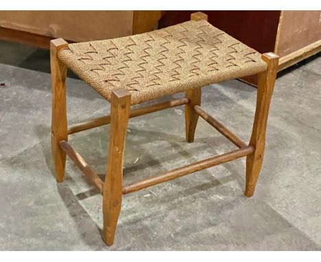 A vintage footstool. 50x35x44cm 