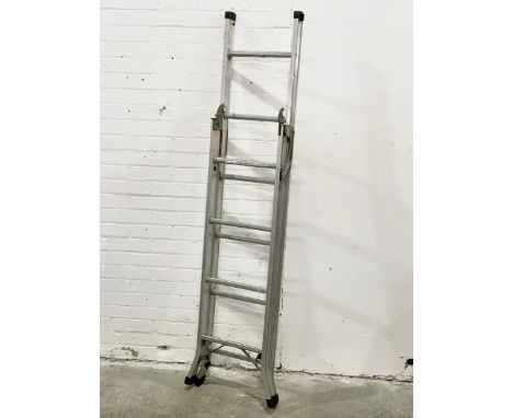 An alloy extending ladder. 276cm fully extended. 
