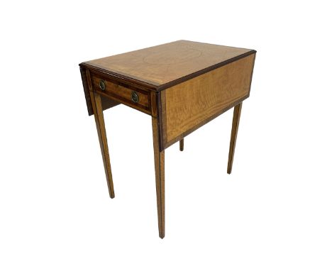 Mid-to-late 20th century Sheraton style satinwood Pembroke table, the drop leaf top with segmented veneers and central oval p