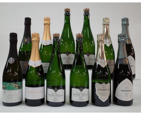 12 BOTTLES ENGLISH SPARKLING WINENutbourne Vineyards Nutty 2018; Denbies Cubitt Blanc de Noirs 2014; Gusbourne 2 x Limited Re