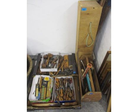 Mixed vintage tools to include chisels, woodworking squares and other items 