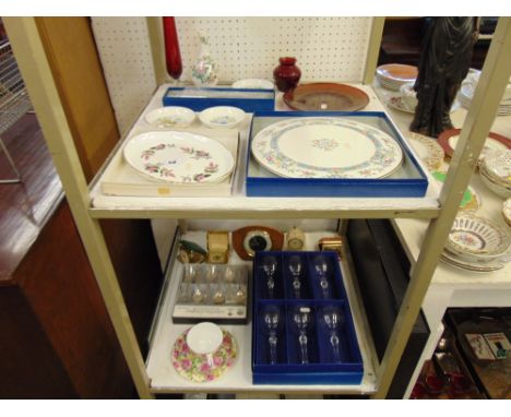 A qty of china ware and oddments, inc. Aynsley, Wedgewood and ROyal Worcester