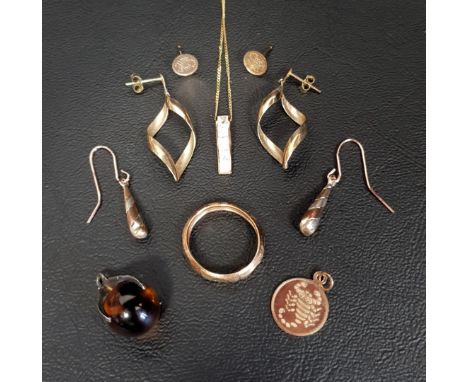 SELECTION OF GOLD AND OTHER JEWELLERYcomprising a pair of unmarked gold spiral design earrings; a nine carat gold Scorpio pen