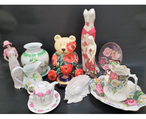 SELECTION OF DECORATIVE CERAMICSincluding a Wedgwood 'The John Bromley Silhouette Vase'; a Royal Worcester The Rose Fairy wal