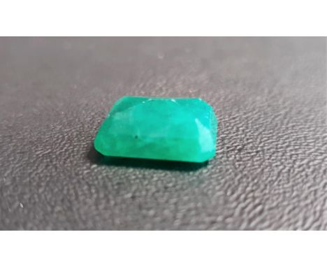 CERTIFIED LOOSE NATURAL EMERALDthe octagon step cut gemstone weighing 12.62cts, with igl&i gemological report 