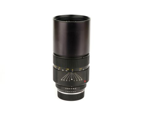 A Leitz Telyt-R f/4 250mm Lens, 1971, black, serial no. 2495016, body, VG, elements, VG-E, with maker's caps
