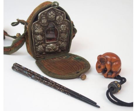 A JAPANESE CARVED WOOD NETSUKE OF A RAT seated holding its tail, signed, 3.5cm high, with Komai Ojime bead, pair of lacquered