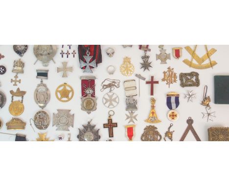 A COLLECTION OF MASONIC AND THE ORDER OF ST JOHN BADGES medals and insignia with a booklet on the Scottish Ritual of Craft Fr