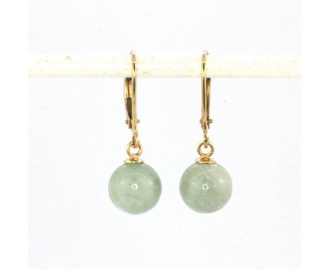 A pair of 14ct yellow gold (stamped 14k) jade set drop earrings, L. 2.5cm.