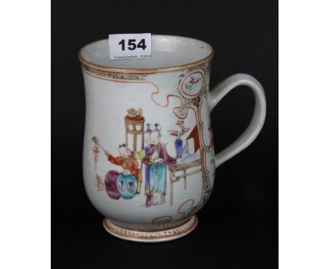 An 18th Century Chinese hand painted export porcelain tankard, H. 15.5cm. Condition: light rubbing to the gilding but no visi