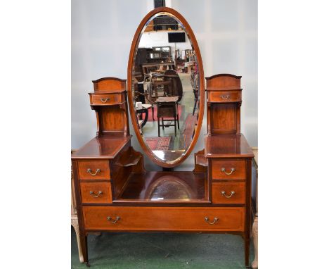 An Edwardian mahogany dressing table, c.1905