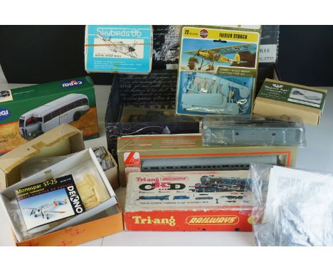 Group of OO gauge model railway and kits to include boxed Triang Princess Elizabeth locomotive, boxed Lima  205136 car, boxed