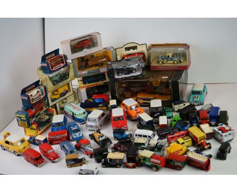 Large collection of diecast models, boxed and loose, to include boxed Burago Jaguar SS 100 3006, Matchbox, Corgi, Lledo 