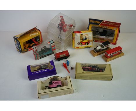 10 Boxed diecast models to include 3 x Dinky (430 Johnson 2 Ton Dumper, 404 Conveyancer Fork Lift Truck &amp; 272 Police Acci