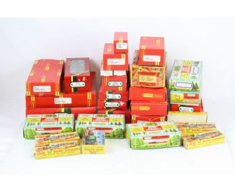 Collection of boxed Hornby and Merit OO gauge model railway accessories to include R146 Engine Shed Double Track, R071 Modern