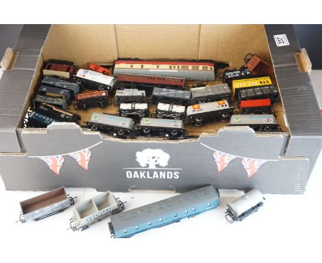 40 OO gauge items of rolling stock to include Triang, Lima, Hornby etc 