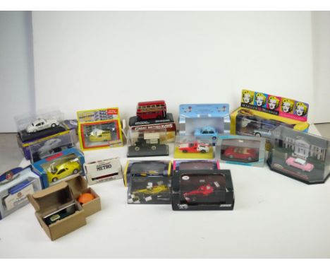 19 x Boxed diecast models to include 2 x Corgi (39902 &amp; CC82105), Lledo Del-Boy's Robin Reliant, 4 x Atlas Editions (3128